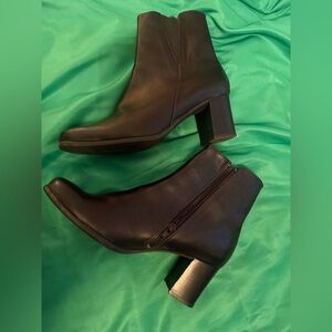 BeautiFeel Black Ankle Boots